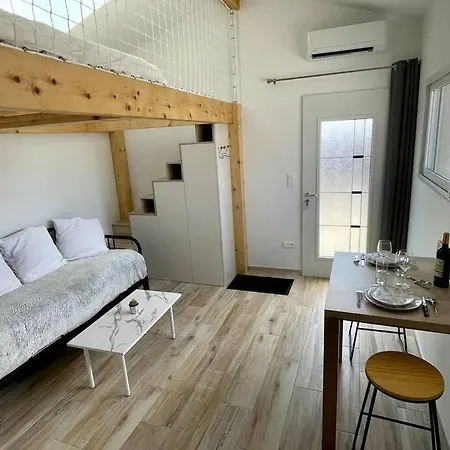 Independant 4 Personnes Pisany