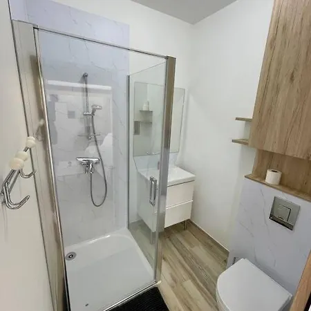 Independant 4 Personnes 펜션 Pisany